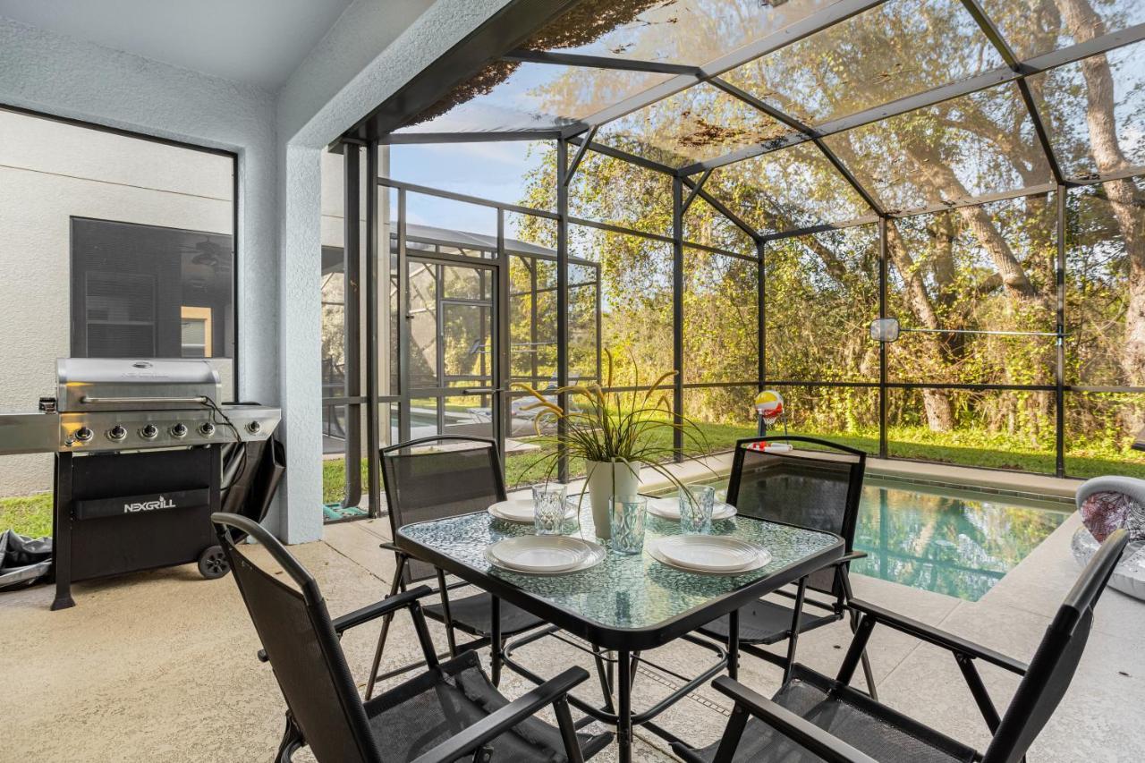 Light Yellow Lift Your Mood Near 5beds Villa *
