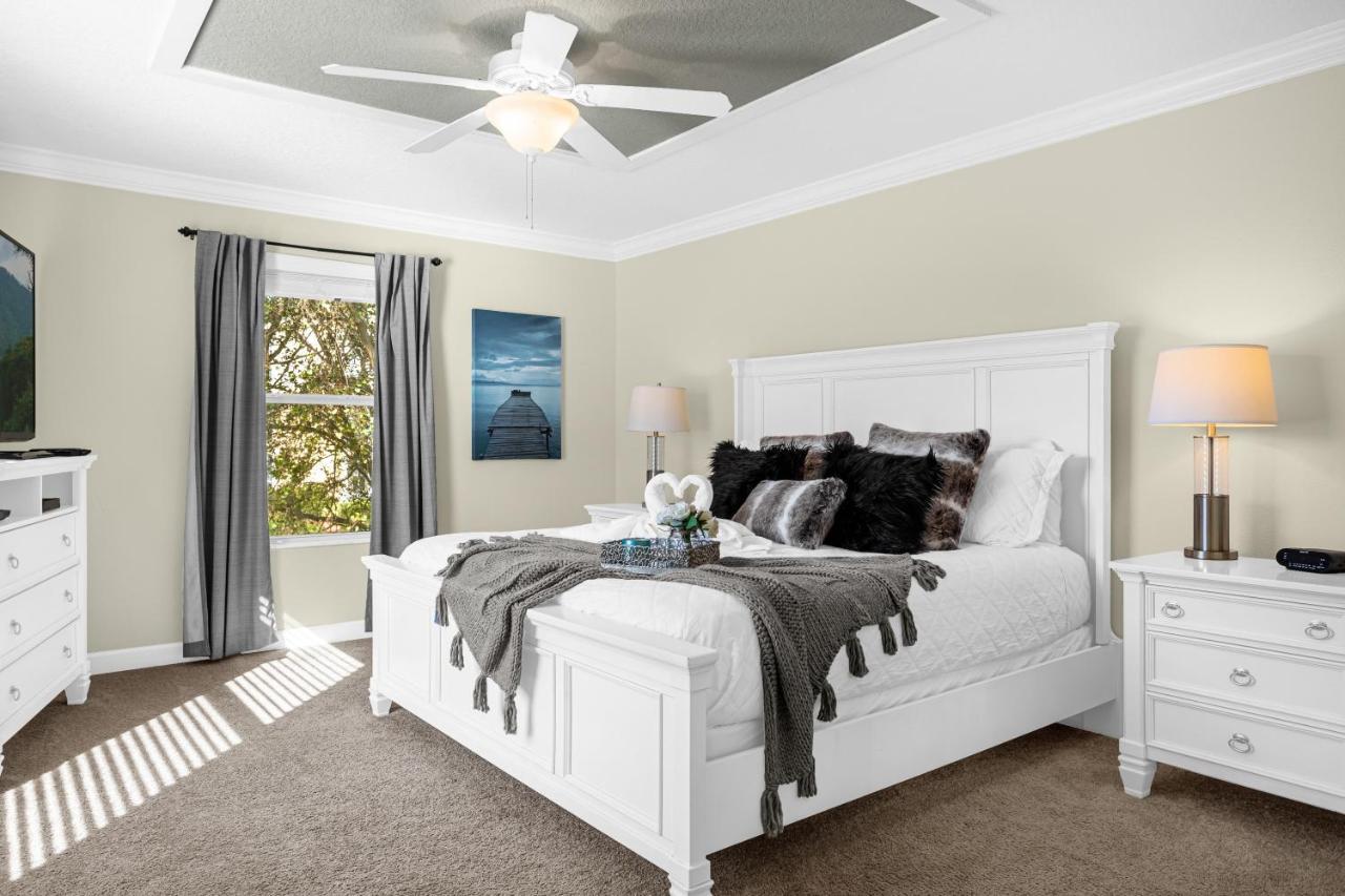 Light Yellow Lift Your Mood Near 5beds Villa