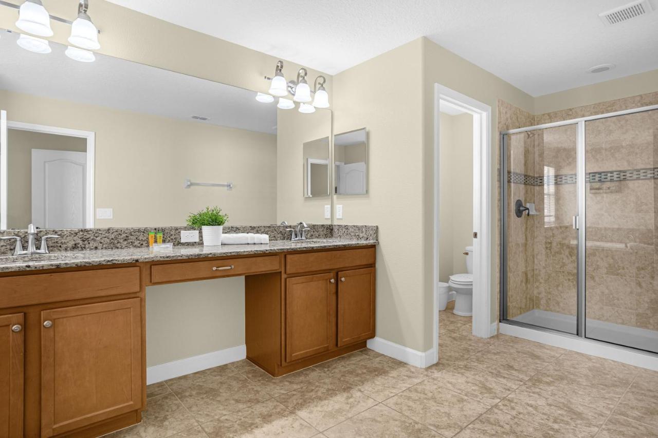 Light Yellow Lift Your Mood Near 5beds Villa Kissimmee