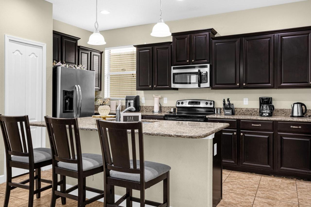 Villa Light Yellow Lift Your Mood Near 5beds *