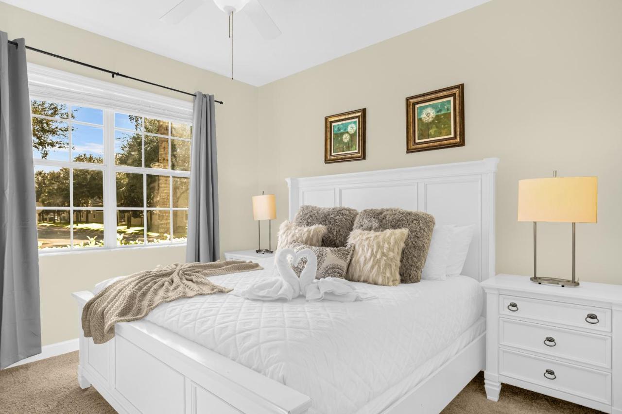 Light Yellow Lift Your Mood Near 5beds Villa *