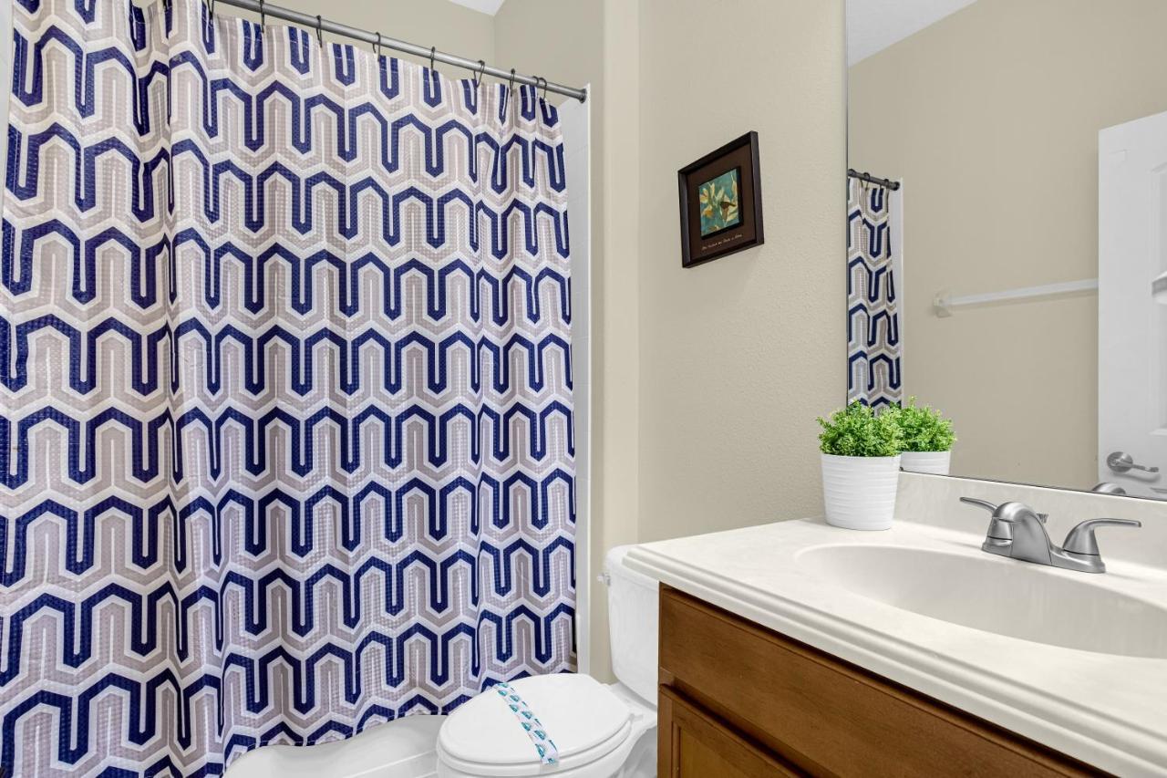 Light Yellow Lift Your Mood Near 5beds Villa *