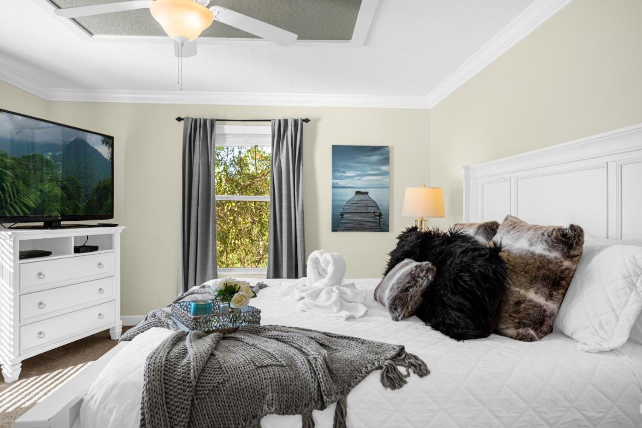Light Yellow Lift Your Mood Near 5beds Villa