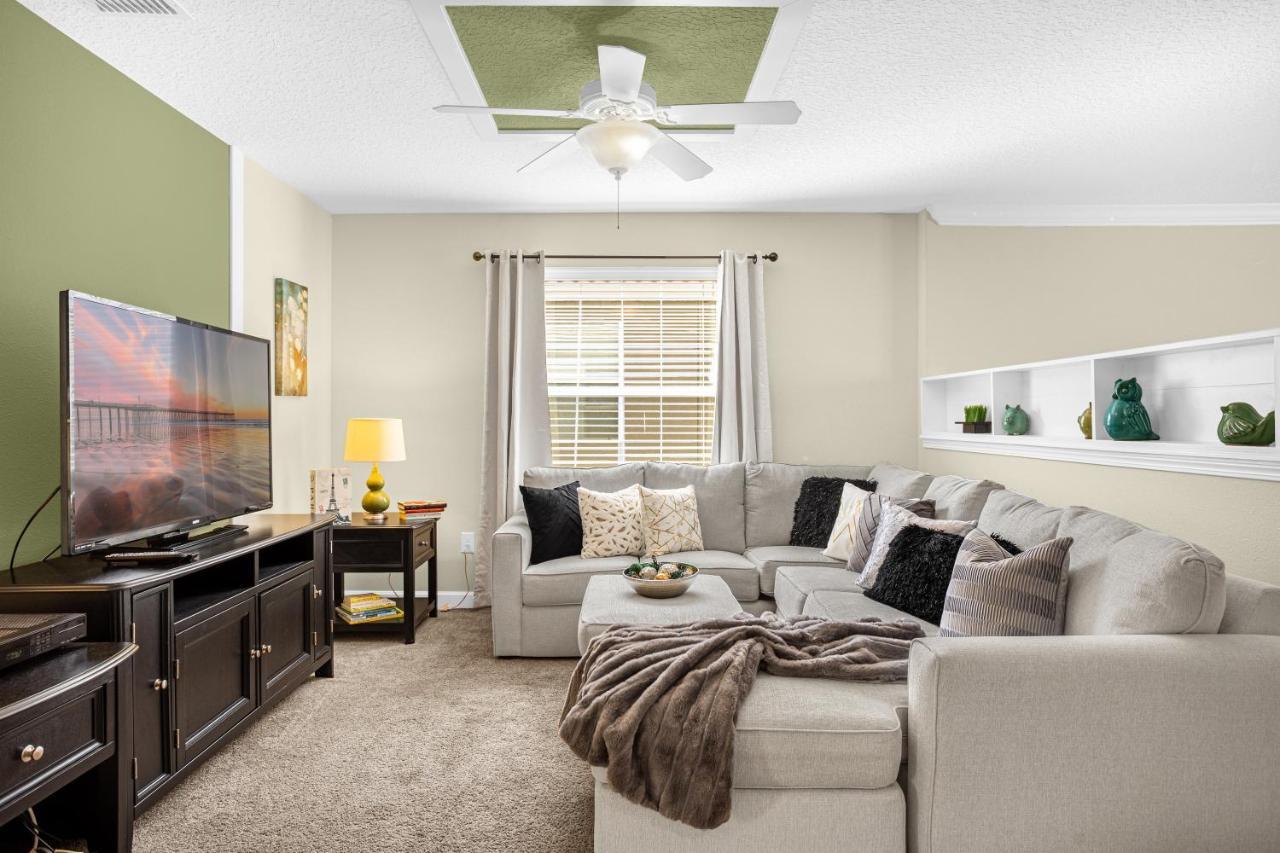 Light Yellow Lift Your Mood Near 5beds *